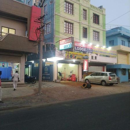 New City Tower Residency Tiruchchendūr エクステリア 写真
